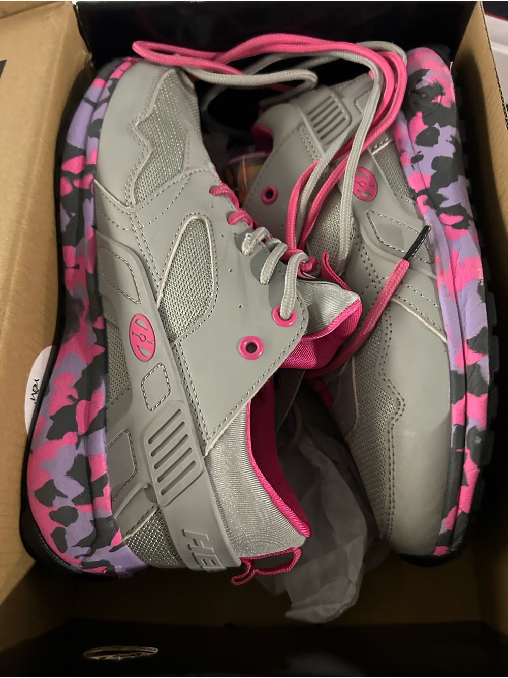 Heelys Gray Athletic Sneakers with Pink & Purple Camo Sole